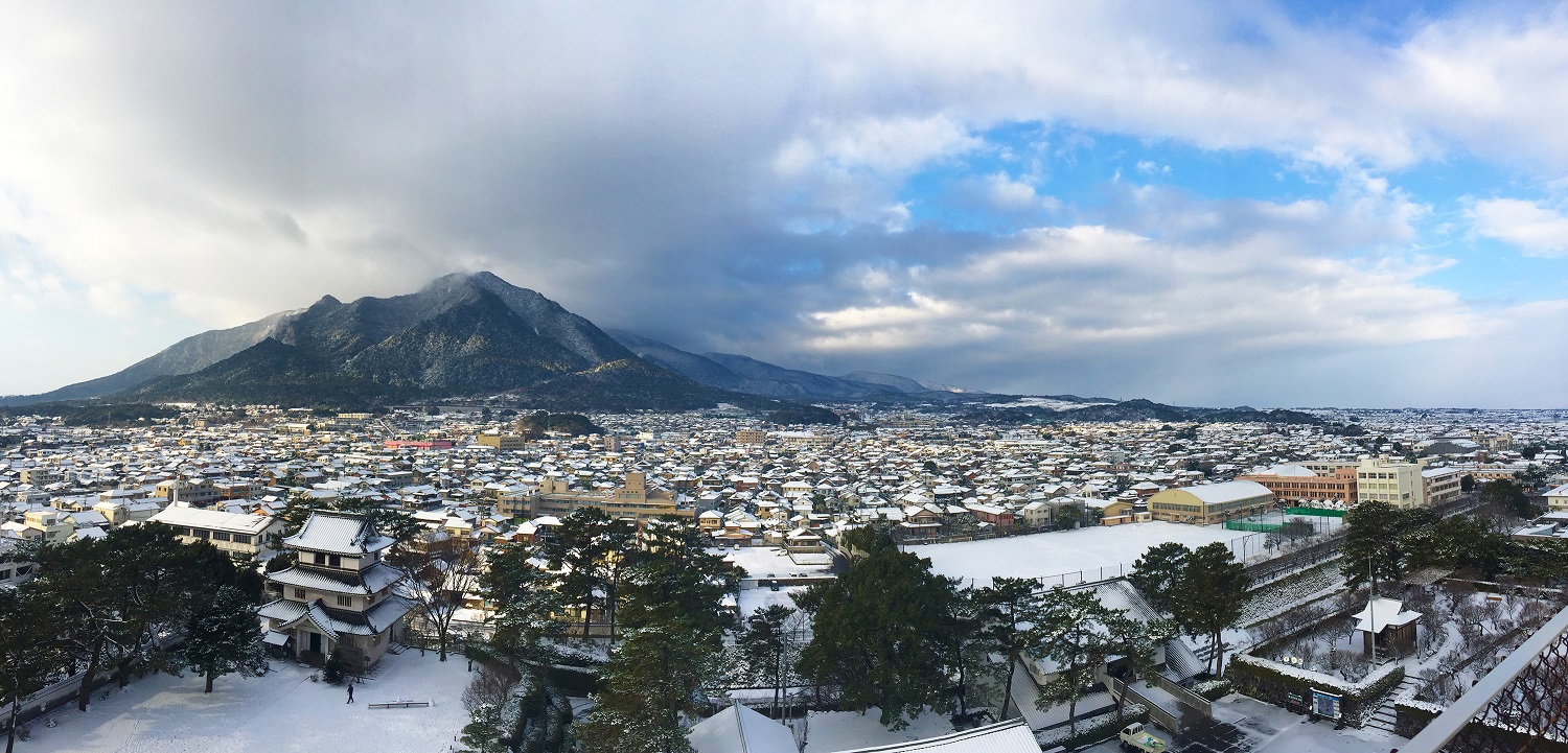 冬　島原城天守閣から